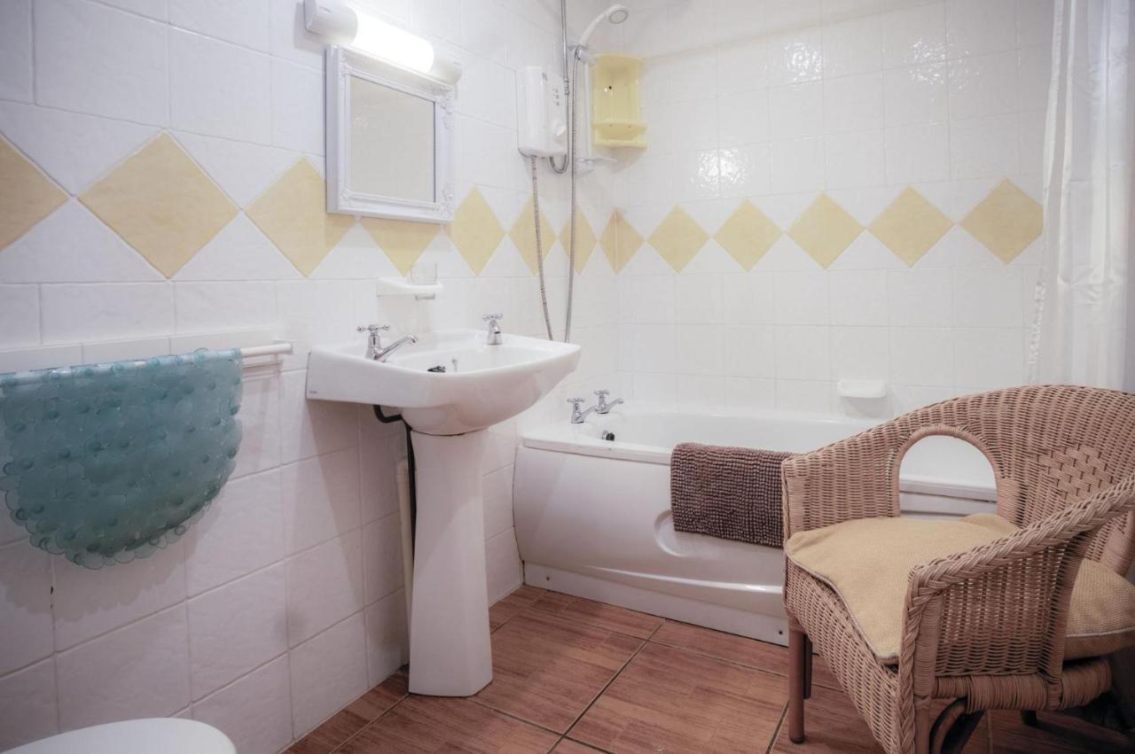 Rose Cottage - 3 Bed Cottage - New Hedges - Tenby Экстерьер фото