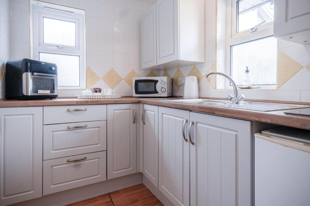 Rose Cottage - 3 Bed Cottage - New Hedges - Tenby Экстерьер фото